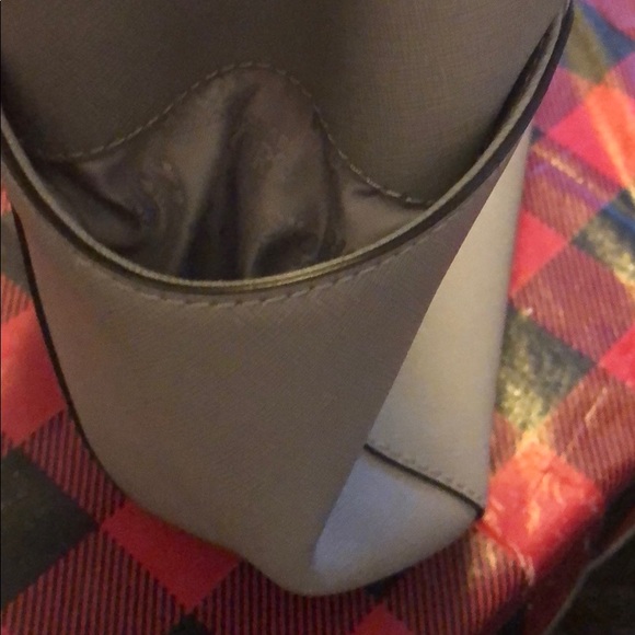 Michael Kors Jet Set Handbag - Picture 6 of 6